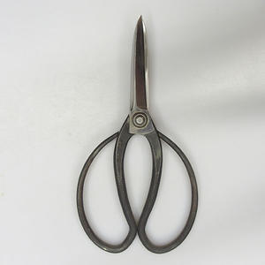 Nůžky ručně kované na prostřih  22 cm