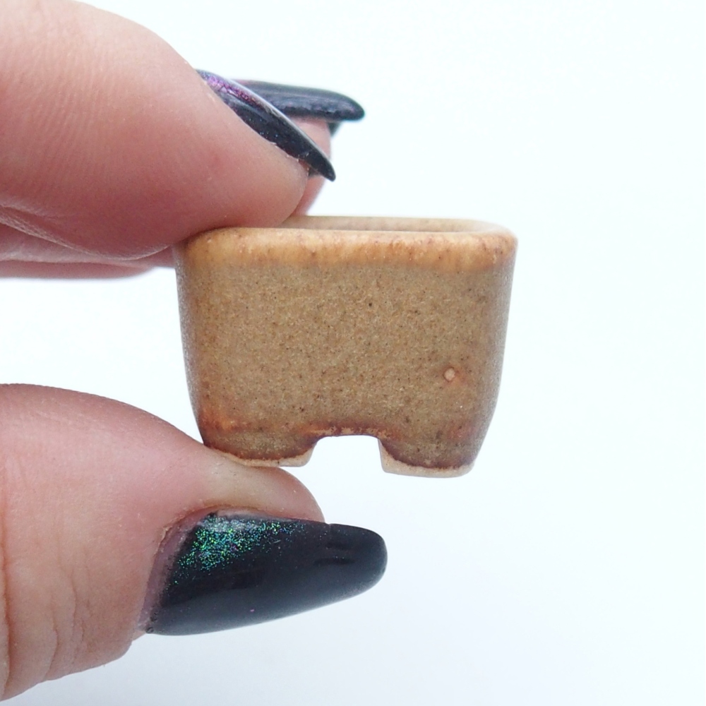 Mini bonsai miska 2 x 2 x 1,5 cm, barva hnědá