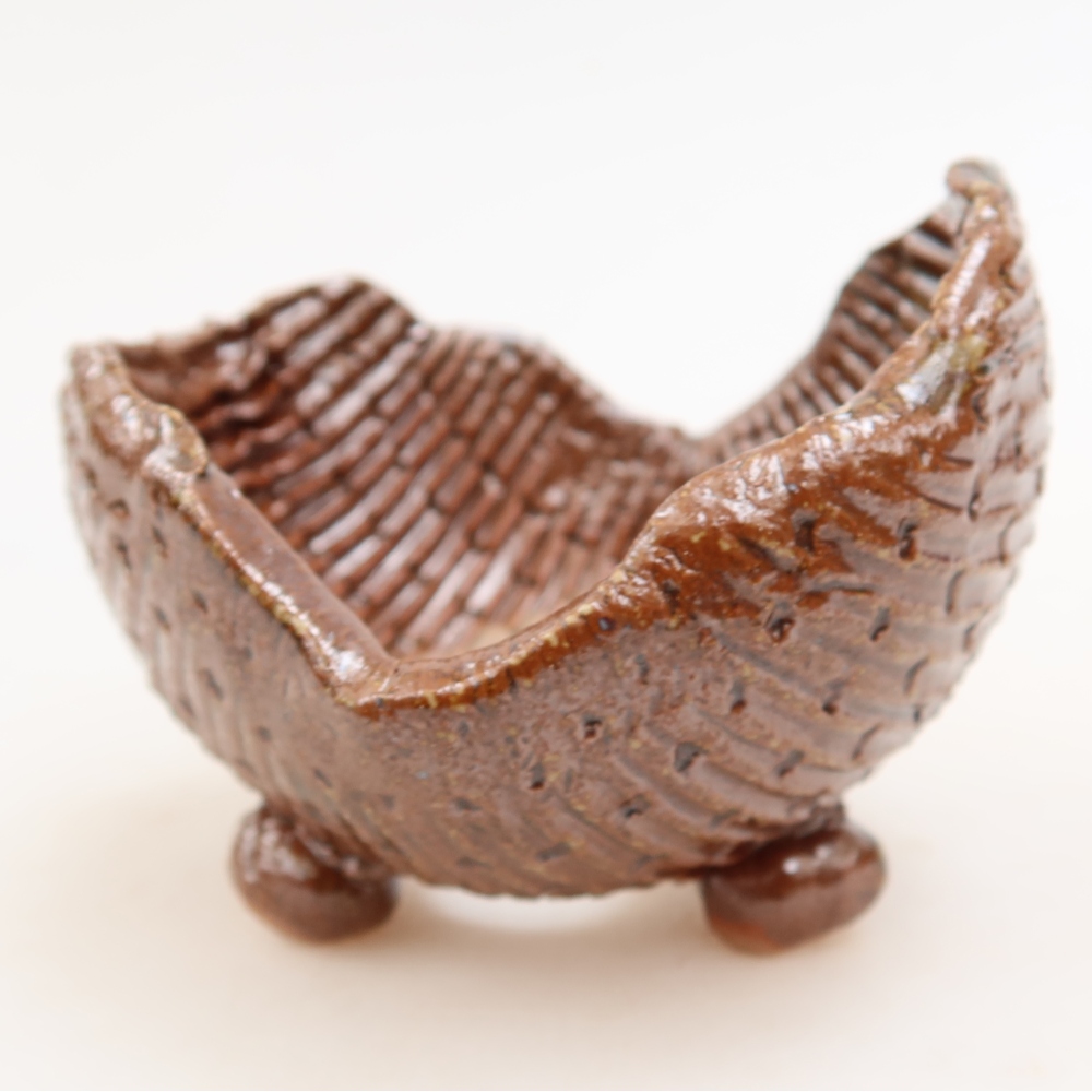 Keramická Skořápka  9 x 8,5 x 7 cm , barva hnědá