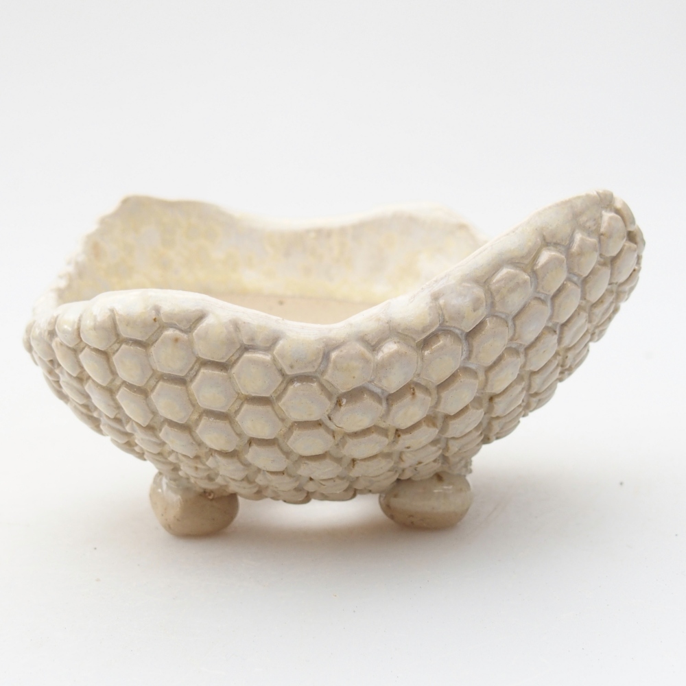 Keramická Skořápka  8,5 x 8,5 x 5 cm , barva béžová