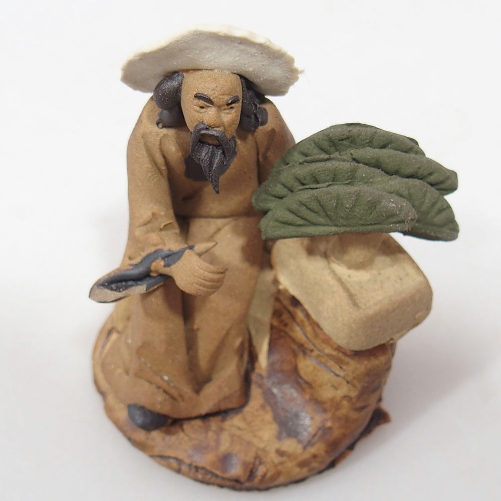 Keramická figurka - Bonsajista