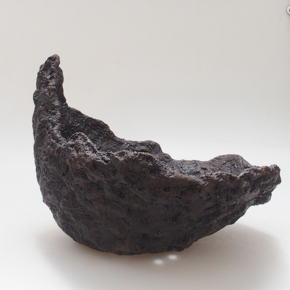 Keramická Skořápka  23 x 21 x 19,5 cm , barva hnědá
