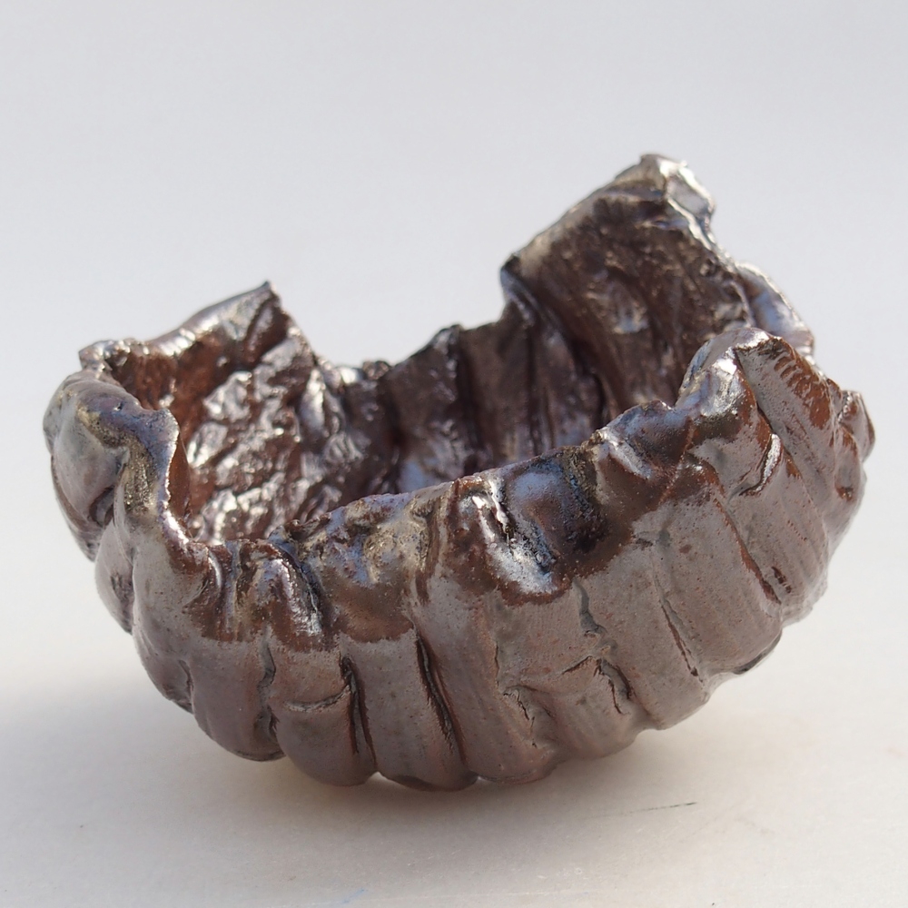 Keramická Skořápka 9 x 8,5 x 4 cm , barva hnědá