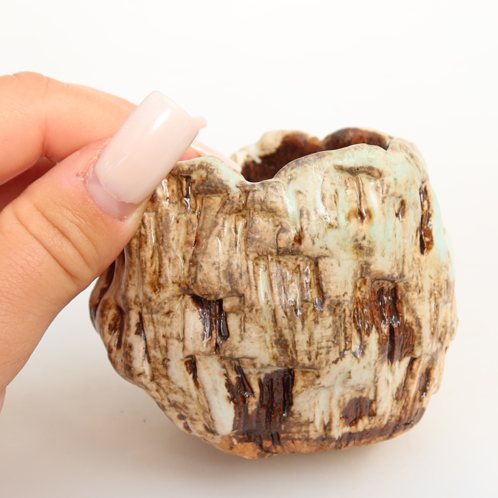 Keramická Skořápka  7 x 7 x 6,5 cm , barva bílohnědá