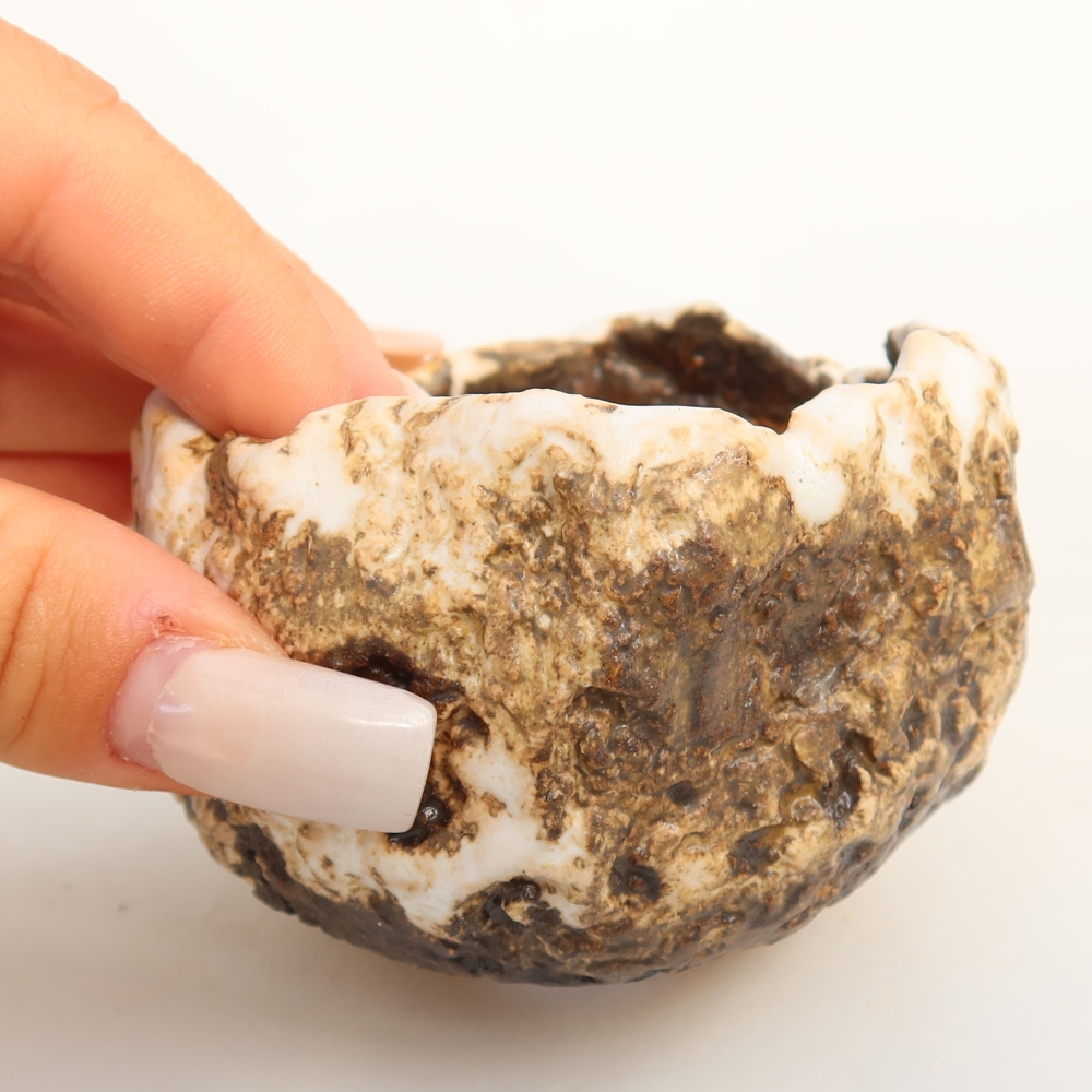 Keramická Skořápka  7,5 x 7 x 5 cm , barva bílohnědá