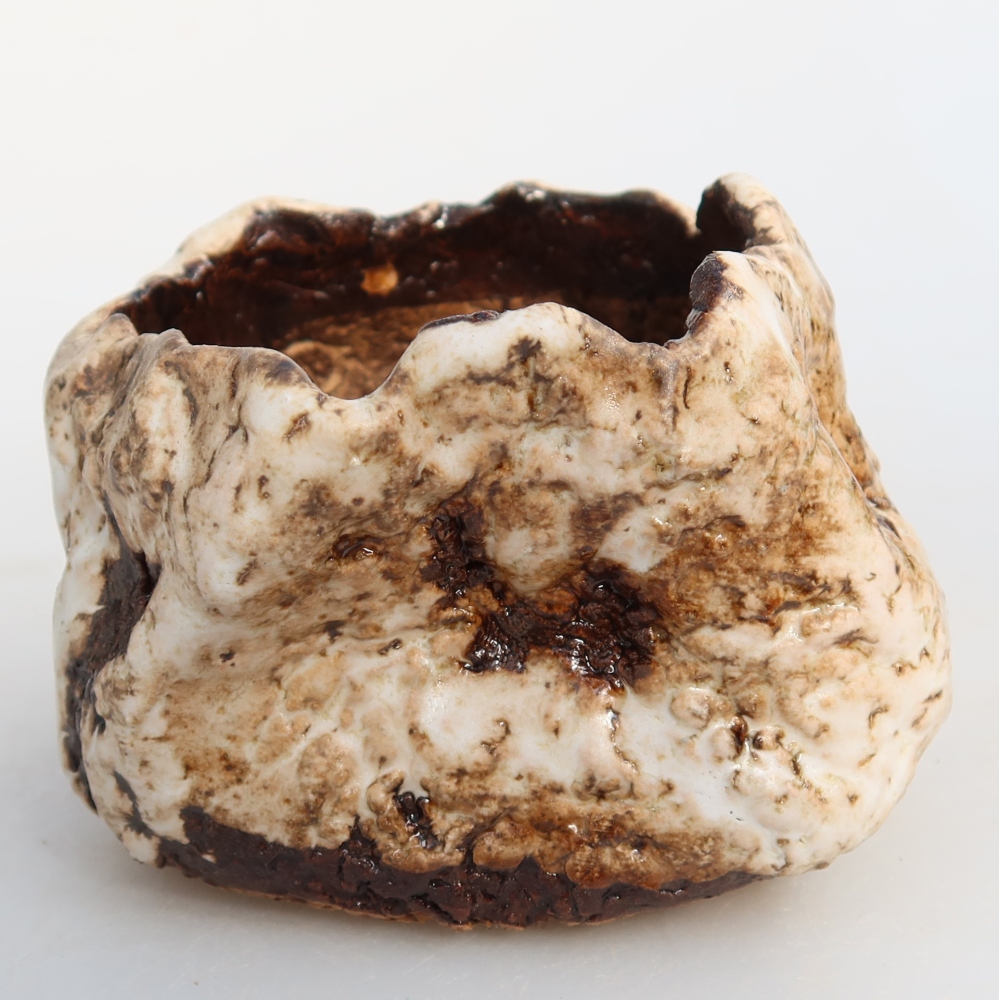 Keramická Skořápka  7 x 7 x 6 cm , barva bílohnědá