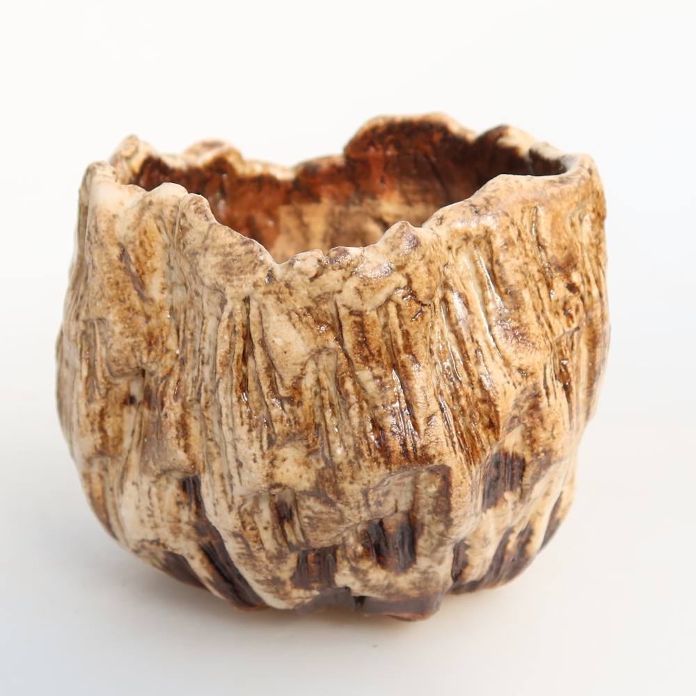 Keramická Skořápka  7 x 7 x 6,5 cm , barva bílohnědá