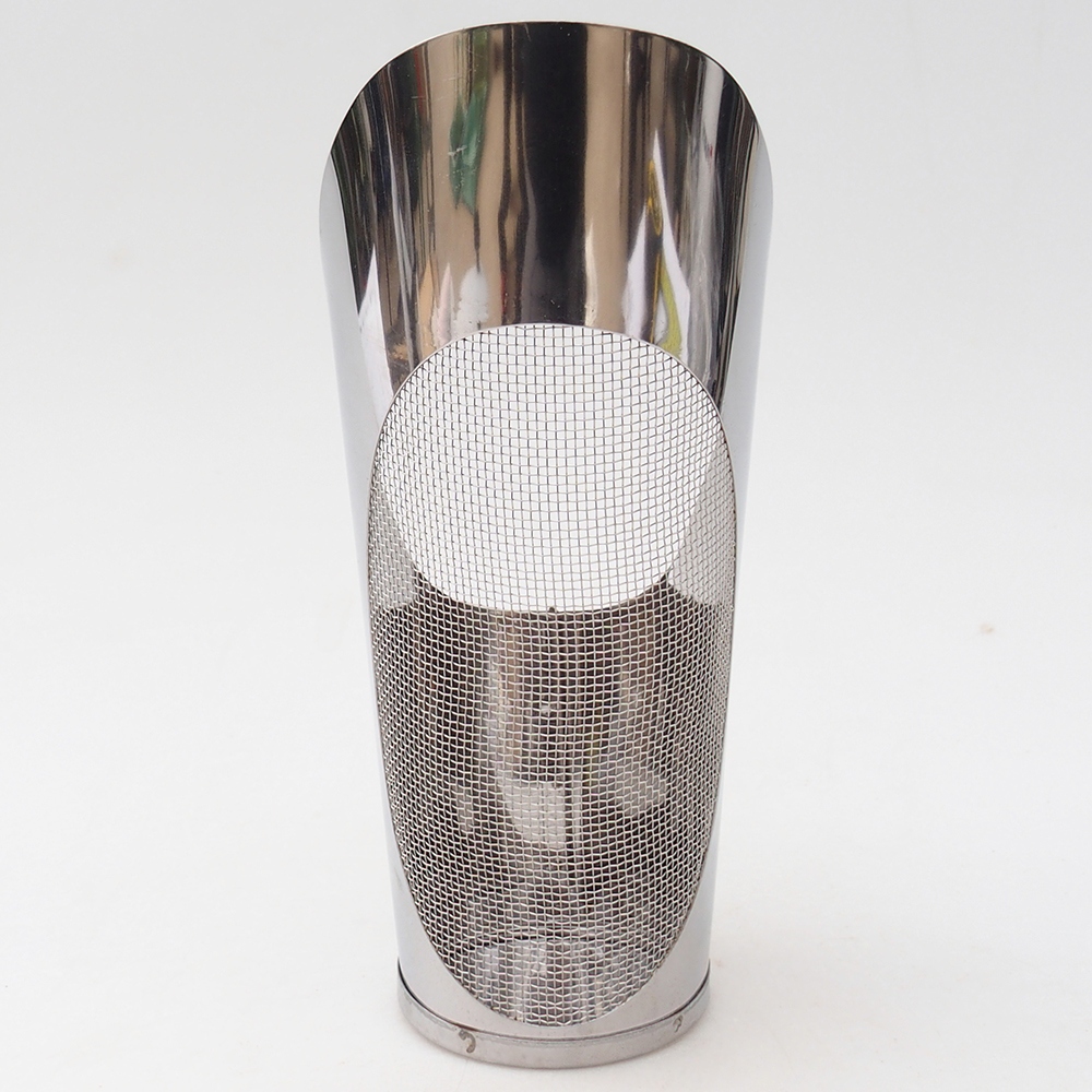 Lopatka na zeminu se sitem