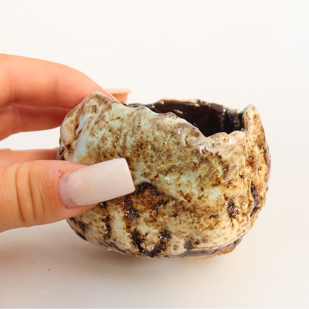 Keramická Skořápka  7,5 x 7 x 5,5 cm , barva bílohnědá