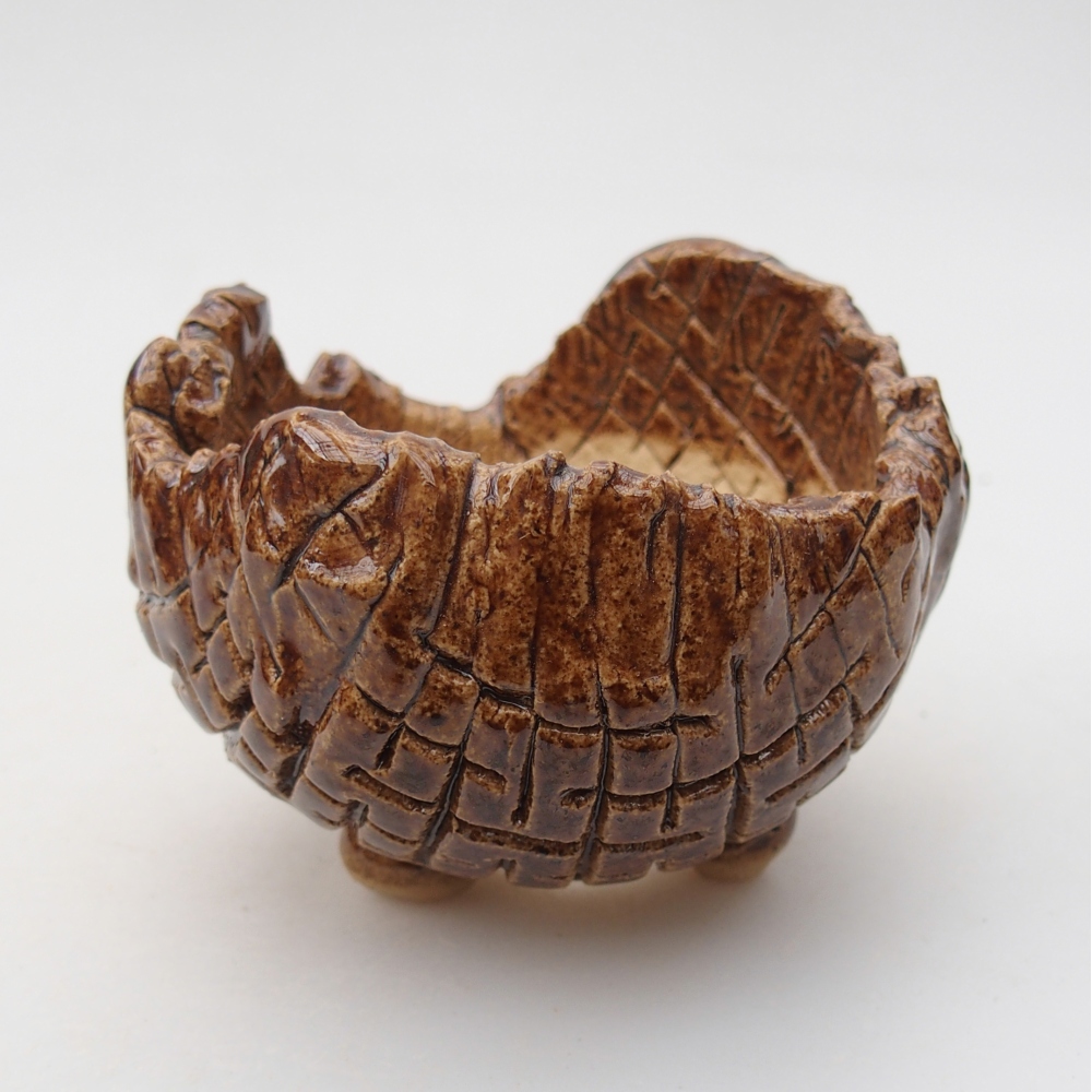 Keramická Skořápka  9 x 8 x 6,5 cm , barva hnědá