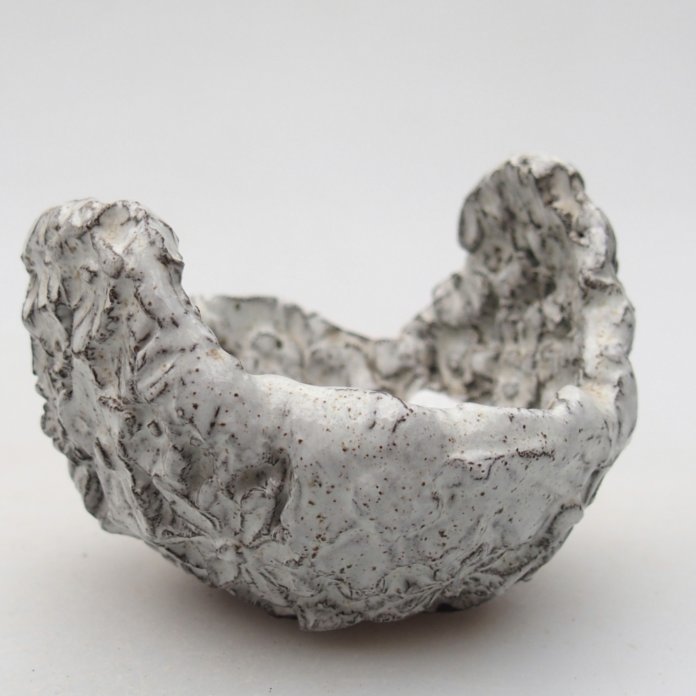 Keramická Skořápka  7 x 6,5 x 5,5 cm , barva bílá