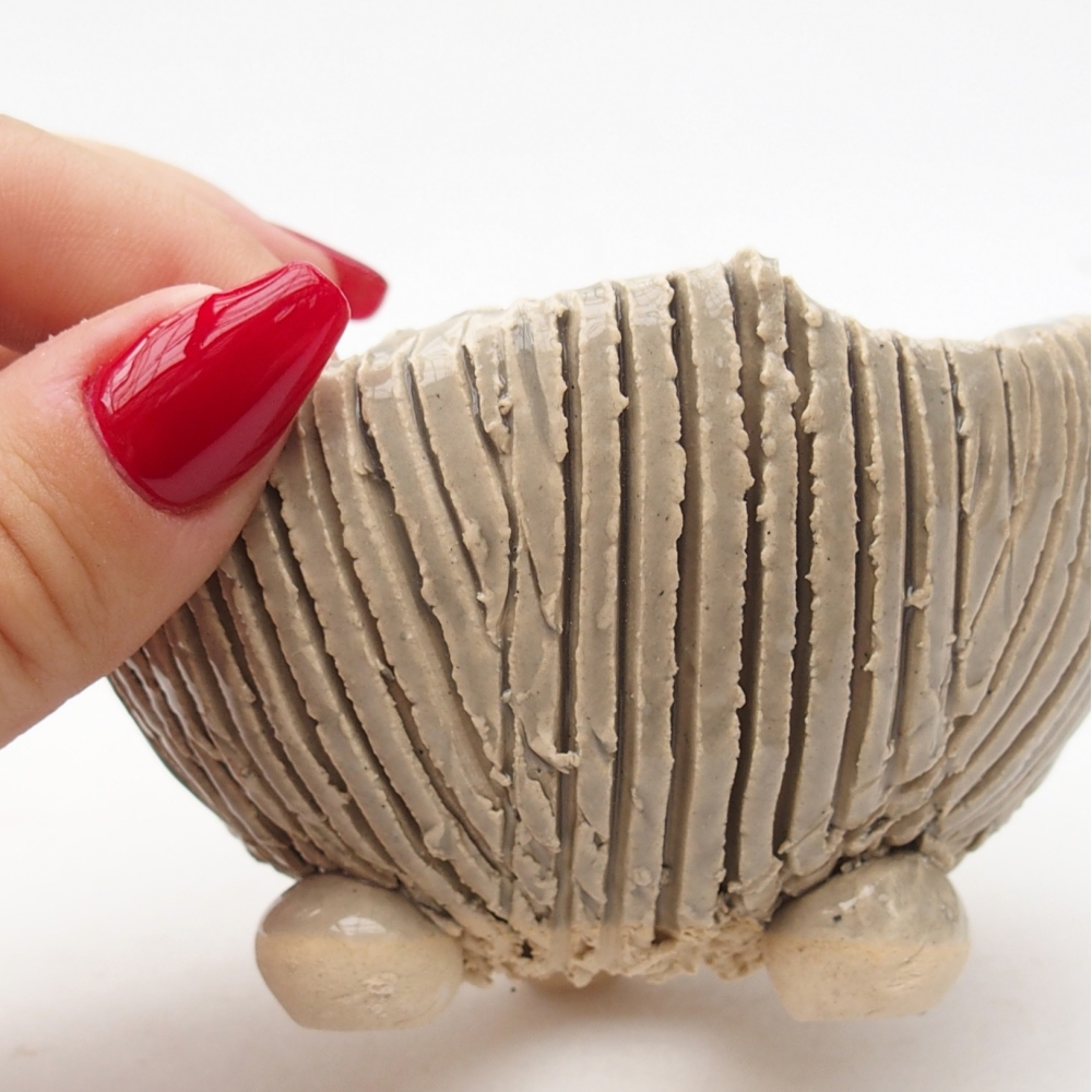 Keramická Skořápka  9 x 8 x 6 cm , barva béžová