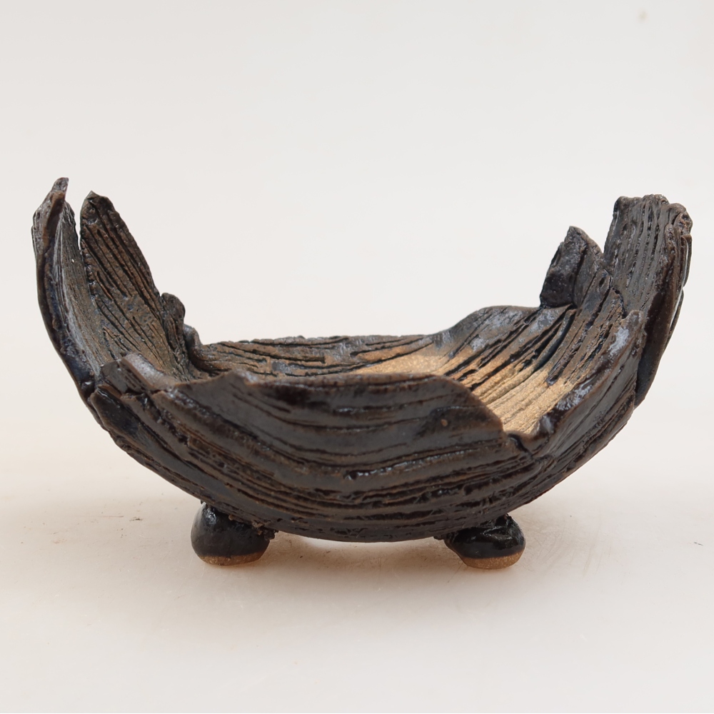 Keramická Skořápka  11 x 8,5 x 6,5 cm , barva černozelená