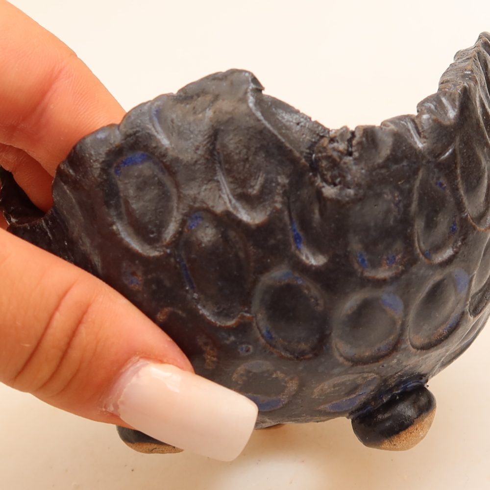 Keramická Skořápka  10,5 x 10 x 7,5 cm , barva černomodrá