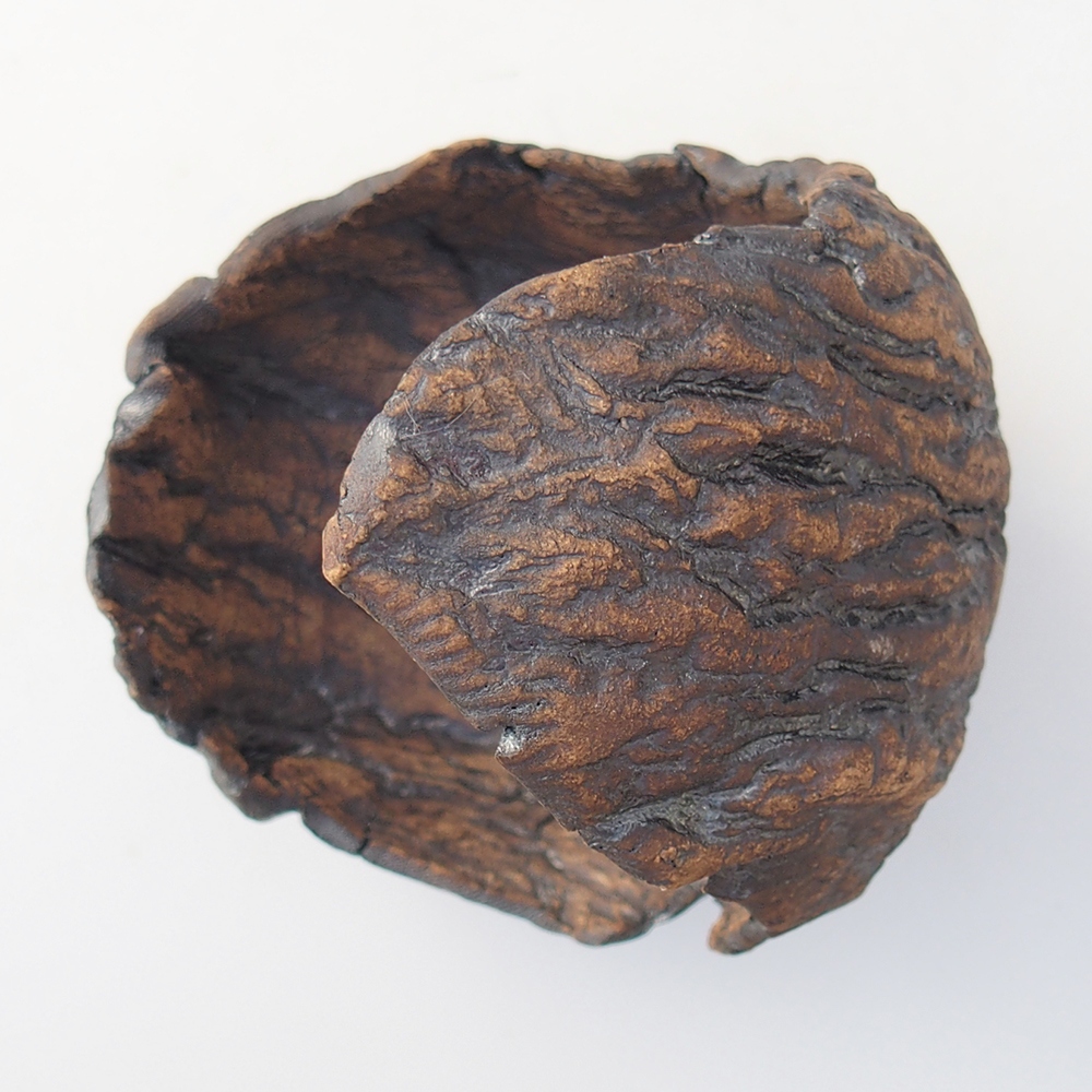 Keramická Skořápka 9,5 x 9 x 12 cm , barva hnědá