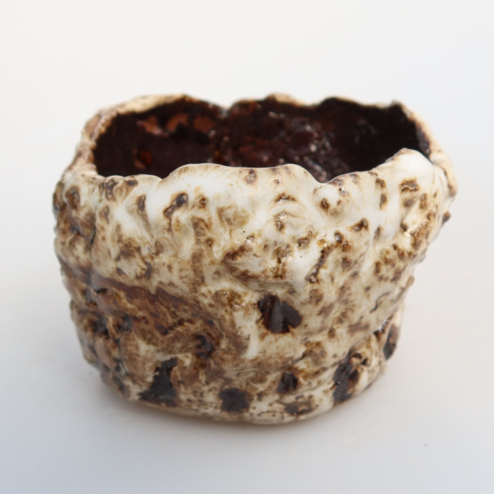 Keramická Skořápka  7,5 x 7,5 x 5 cm , barva bílohnědá