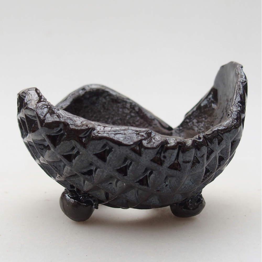 Keramická Skořápka  8,5 x 8 x 6 cm , barva černá