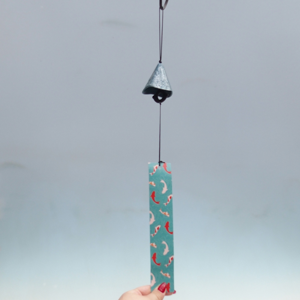 Kovový zvonek do větru, barva modrá