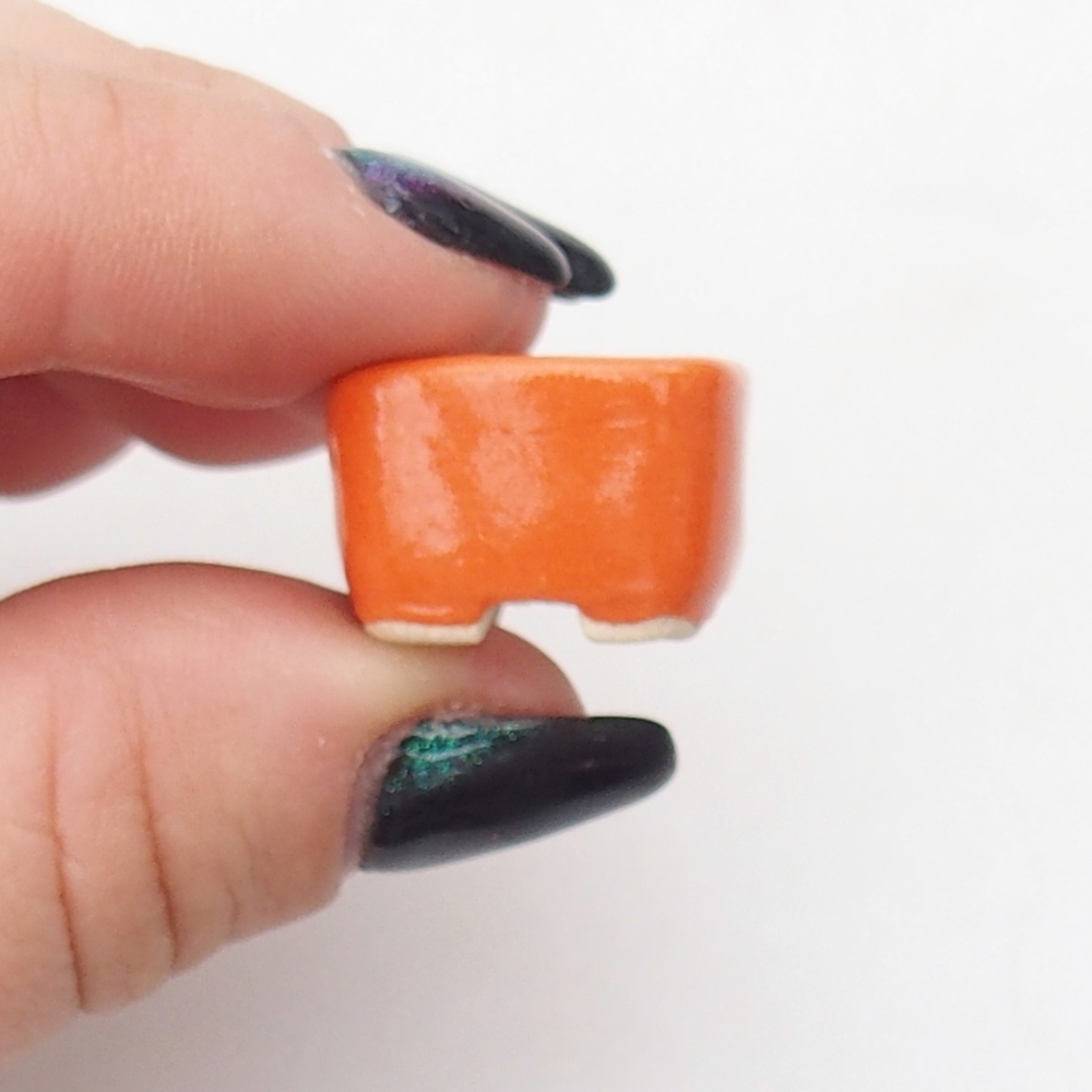 Mini bonsai miska 2 x 2 x 1,5 cm, barva oranžová