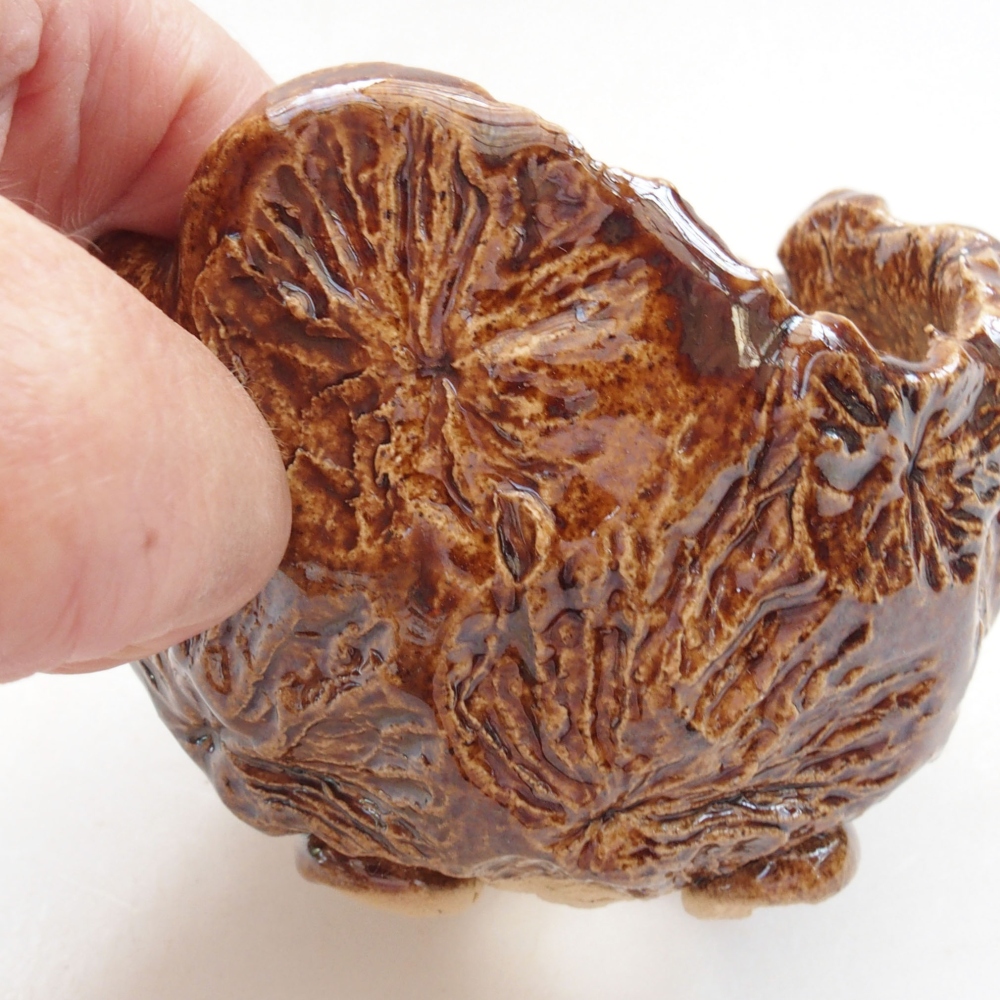 Keramická Skořápka  7 x 7 x 7,5 cm , barva hnědá