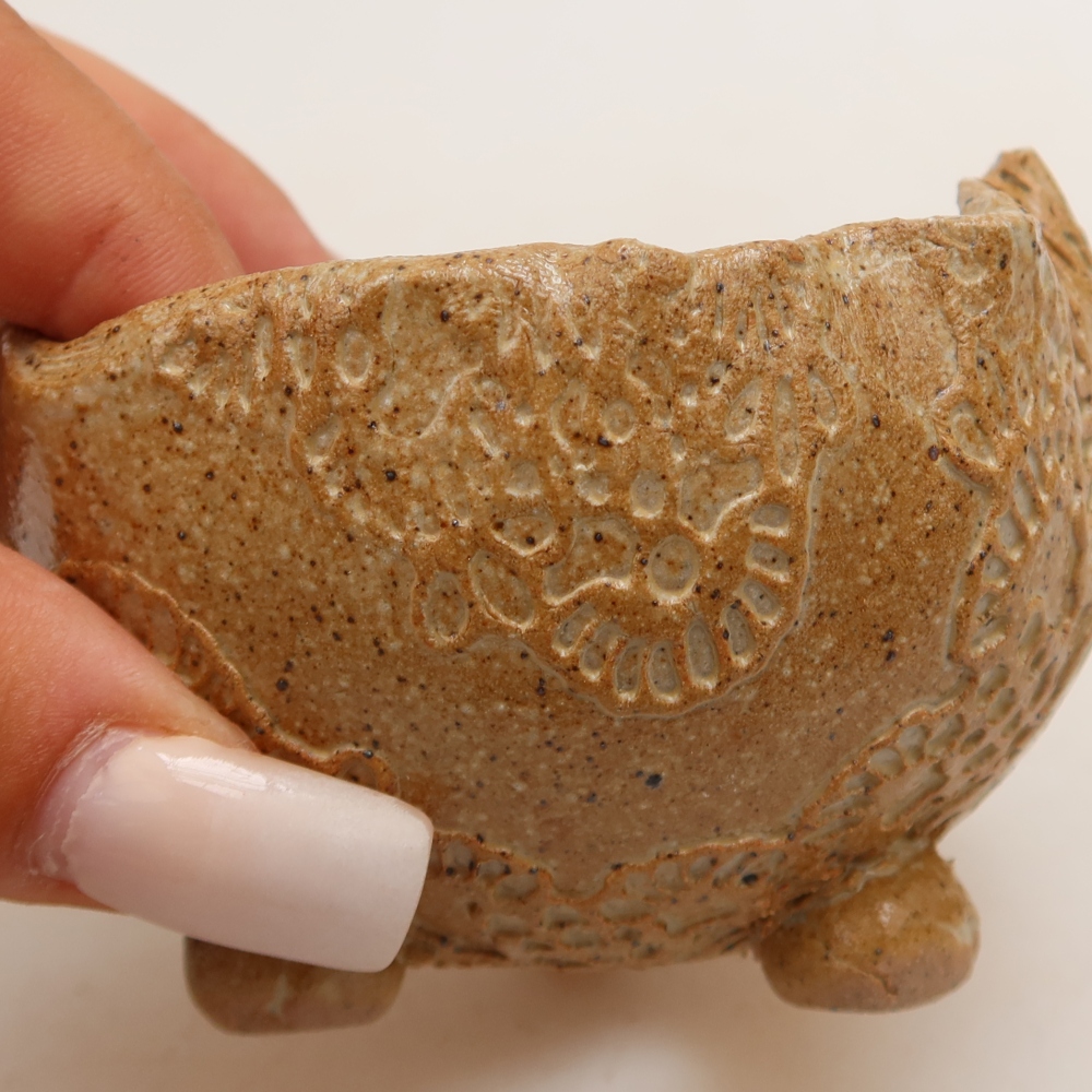 Keramická Skořápka  9 x 8 x 6 cm , barva béžová