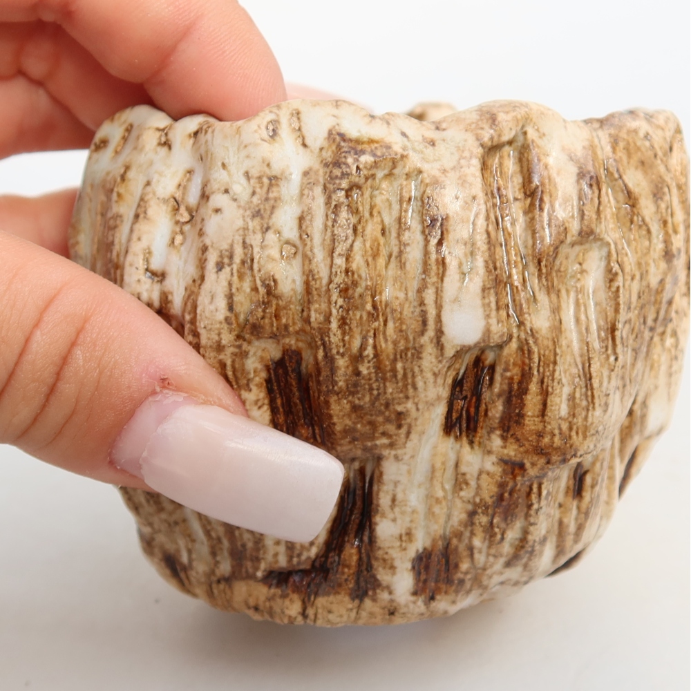 Keramická Skořápka  7,5 x 7 x 6,5 cm , barva bílohnědá