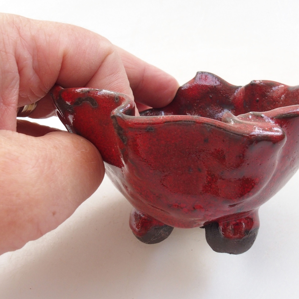 Keramická Skořápka  8,5 x 8 x 6 cm , barva červená