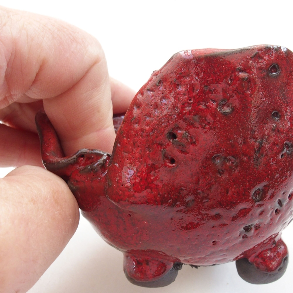Keramická Skořápka  8 x 7,5 x 7 cm , barva červená