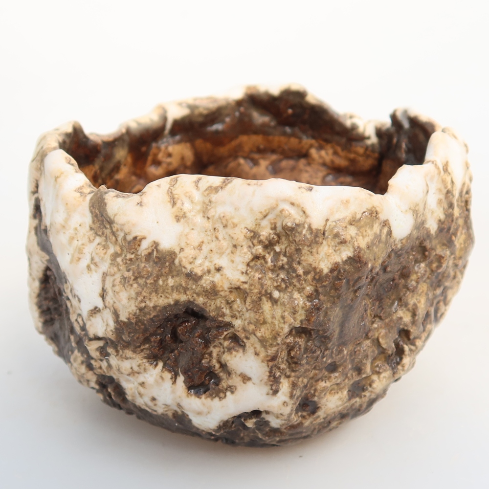 Keramická Skořápka  7,5 x 7 x 5 cm , barva bílohnědá