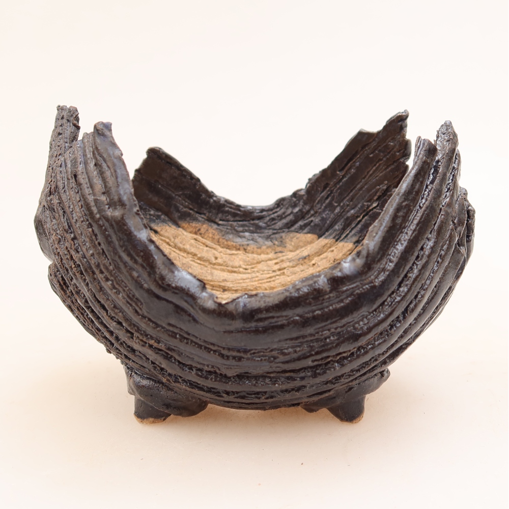 Keramická Skořápka  10 x 9 x 7,5 cm , barva černomodrá