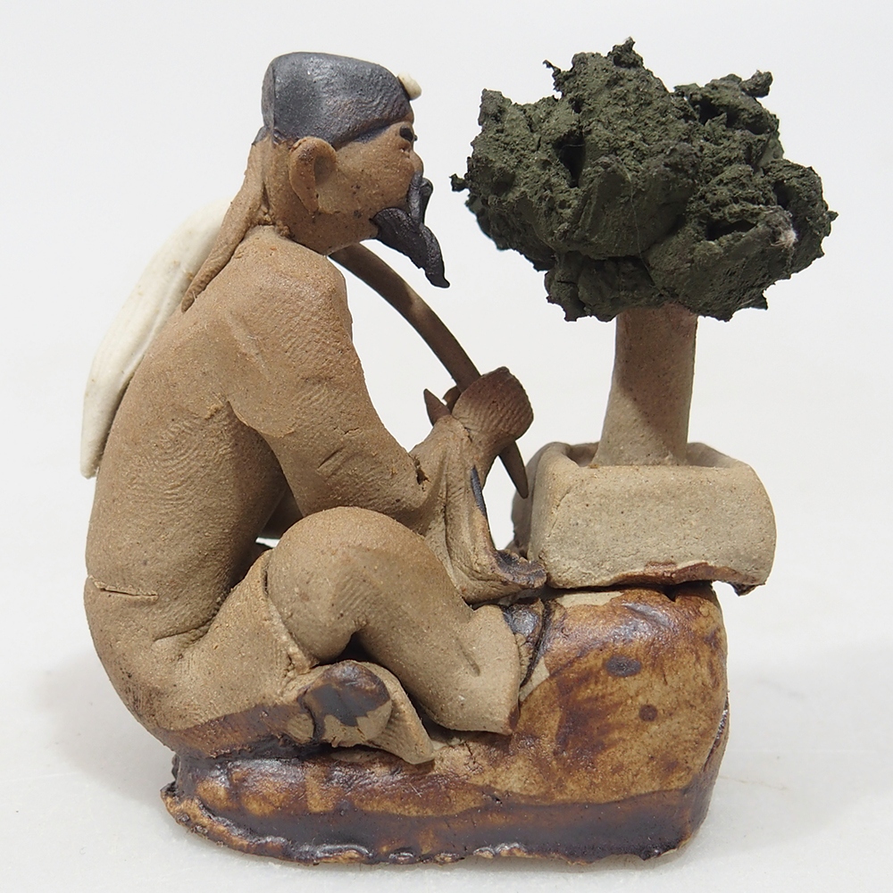 Keramická figurka - Bonsajista