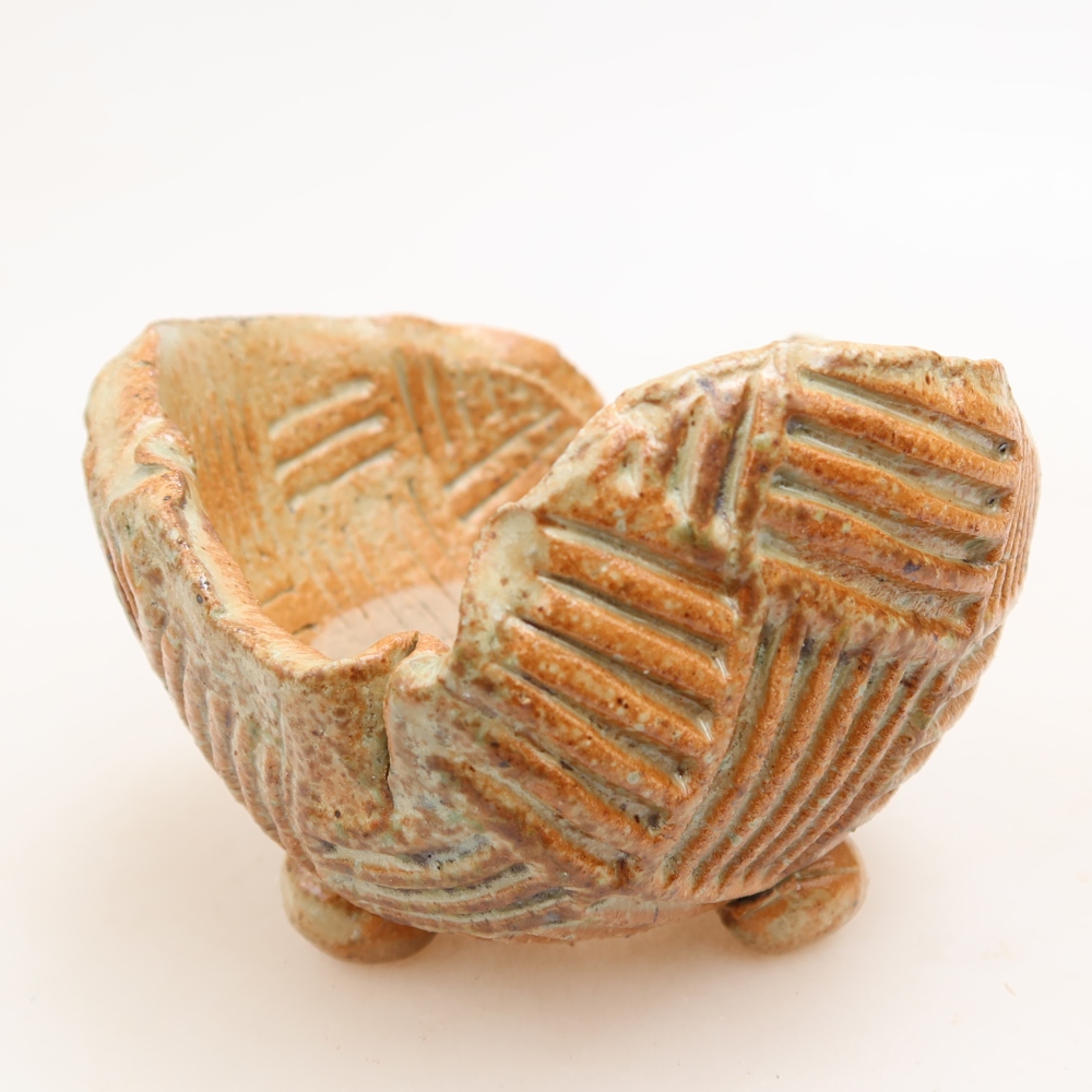 Keramická Skořápka  9 x 8,5 x 6,5 cm , barva béžová