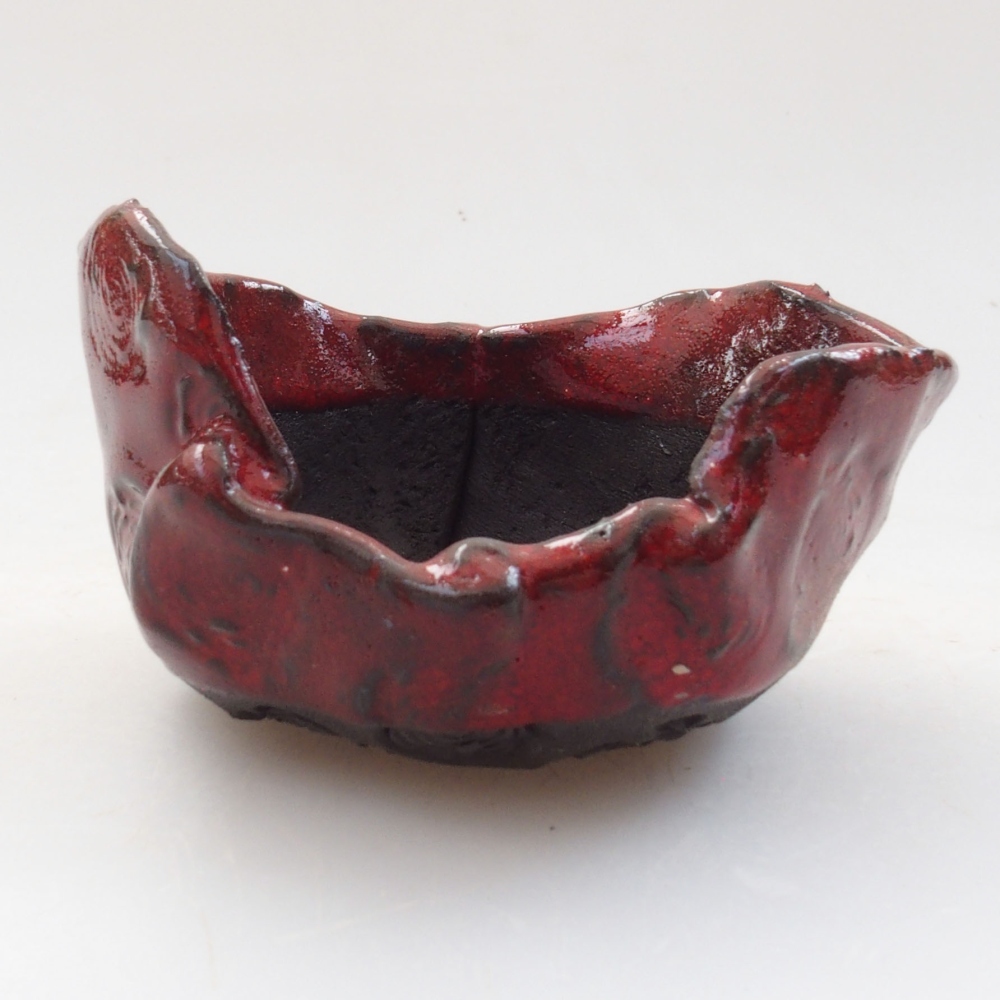 Keramická Skořápka  8 x 7 x 4,5 cm , barva červená