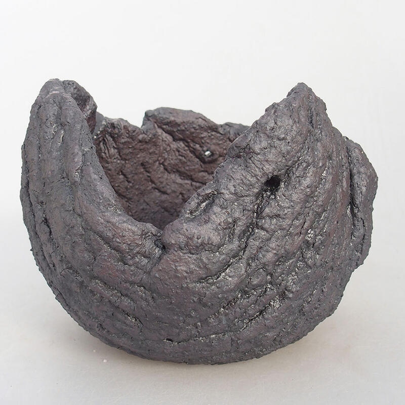 Keramická Skořápka  14 x 13 x 11,5 cm , barva kovová