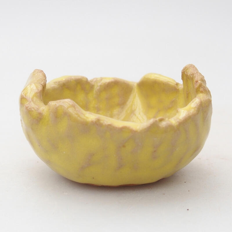 Keramická Skořápka  7 x 6 x 3,5 cm , barva žlutá