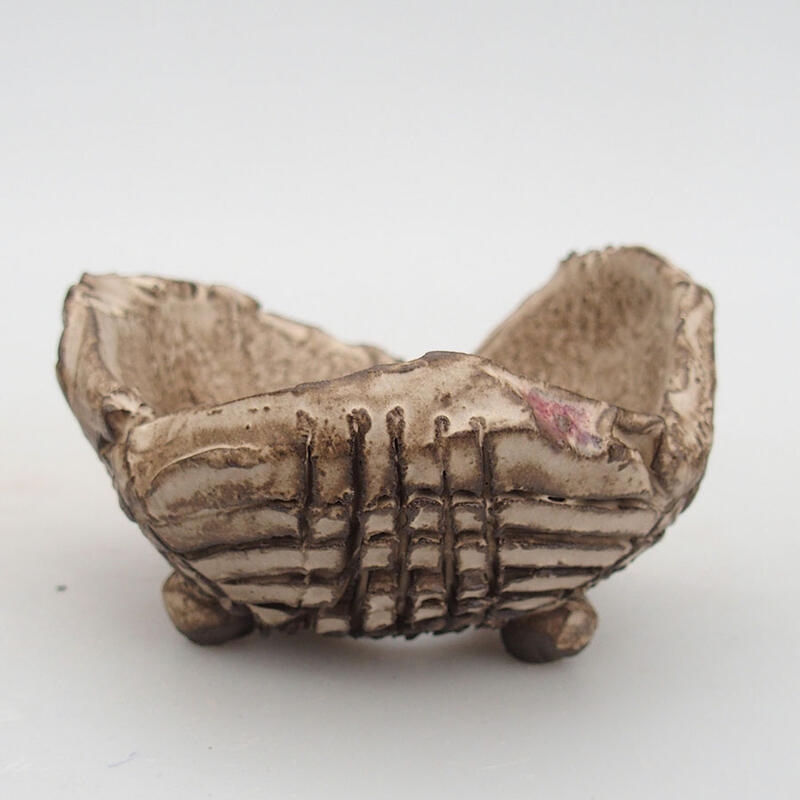 Keramická Skořápka  9 x 8,5 x 5,5 cm , barva béžová