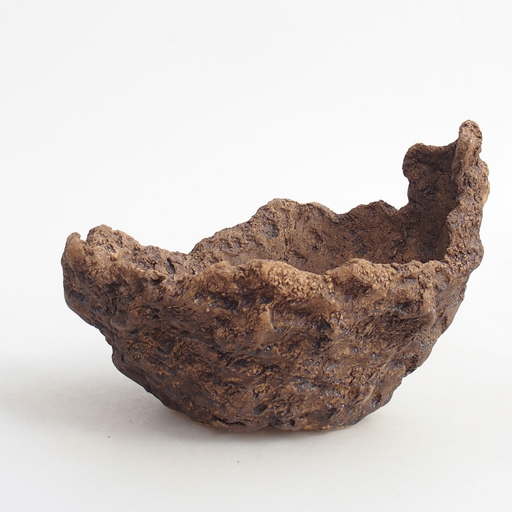 Keramická Skořápka 13,5 x 12 x 11,5 cm , barva hnědá