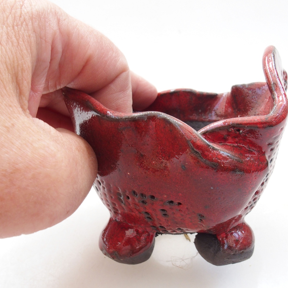Keramická Skořápka  8 x 7 x 8 cm , barva červená