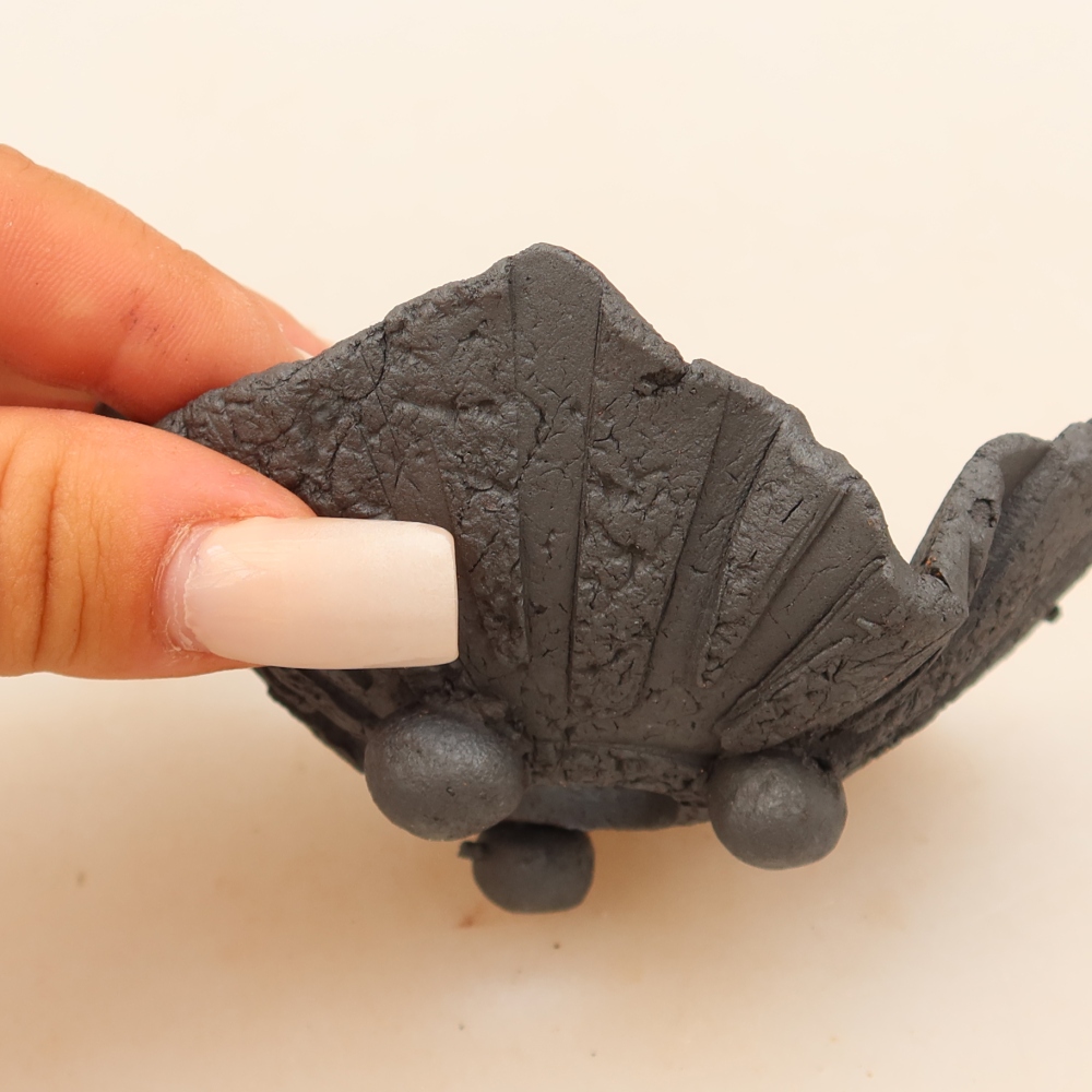 Keramická Skořápka  9 x 9 x 5 cm , barva kovová
