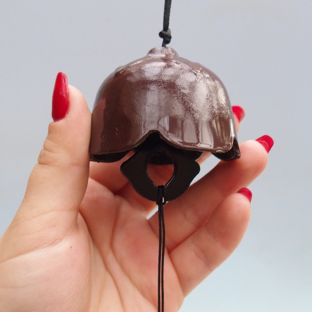 Kovový zvonek do větru, barva hnědá