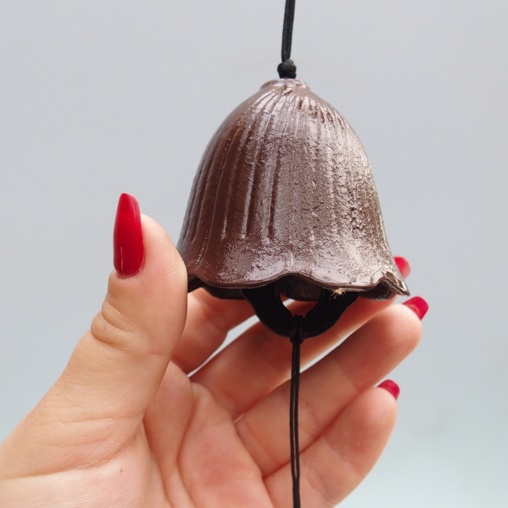 Kovový zvonek do větru, barva hnědá