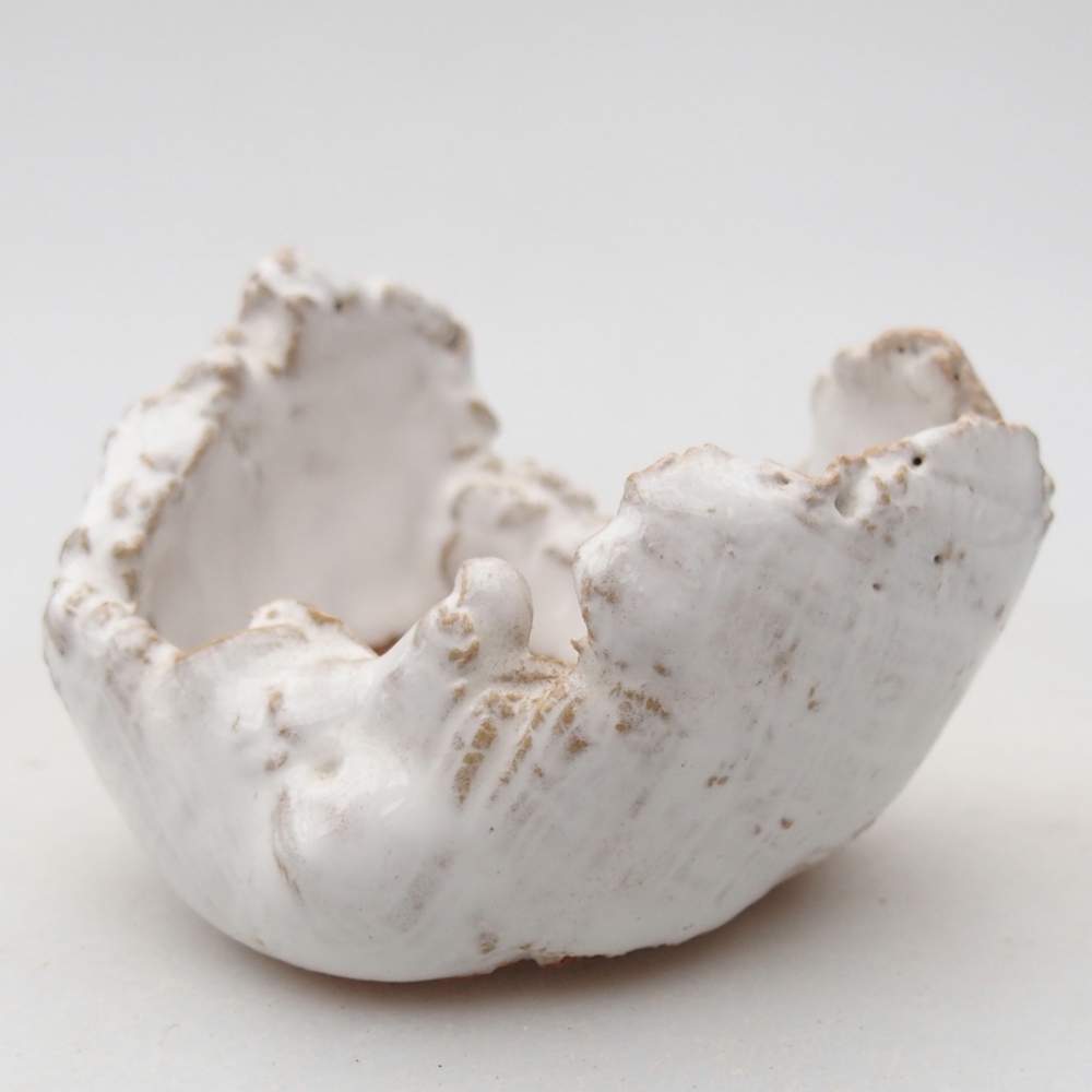 Keramická Skořápka  7 x 6,5 x 5 cm , barva bílá