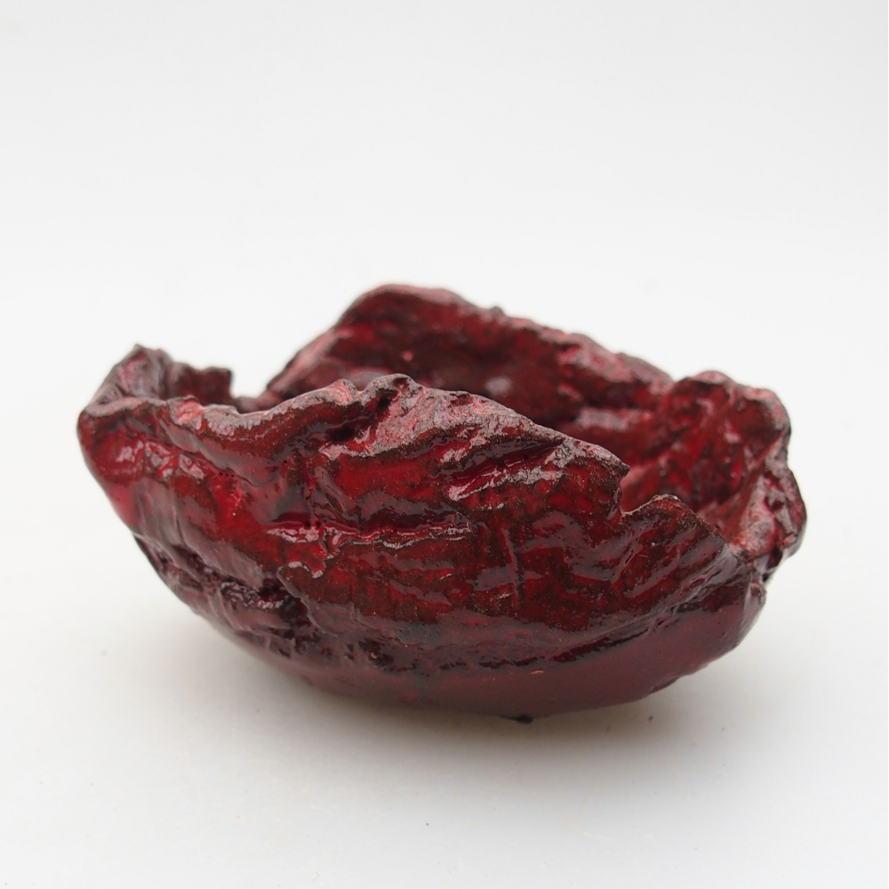 Keramická Skořápka  9 x 7 x 4,5 cm , barva červená