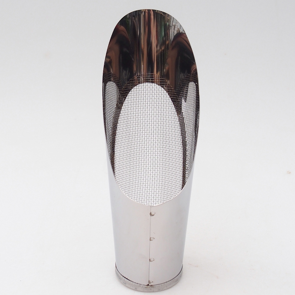 Lopatka na zeminu se sitem