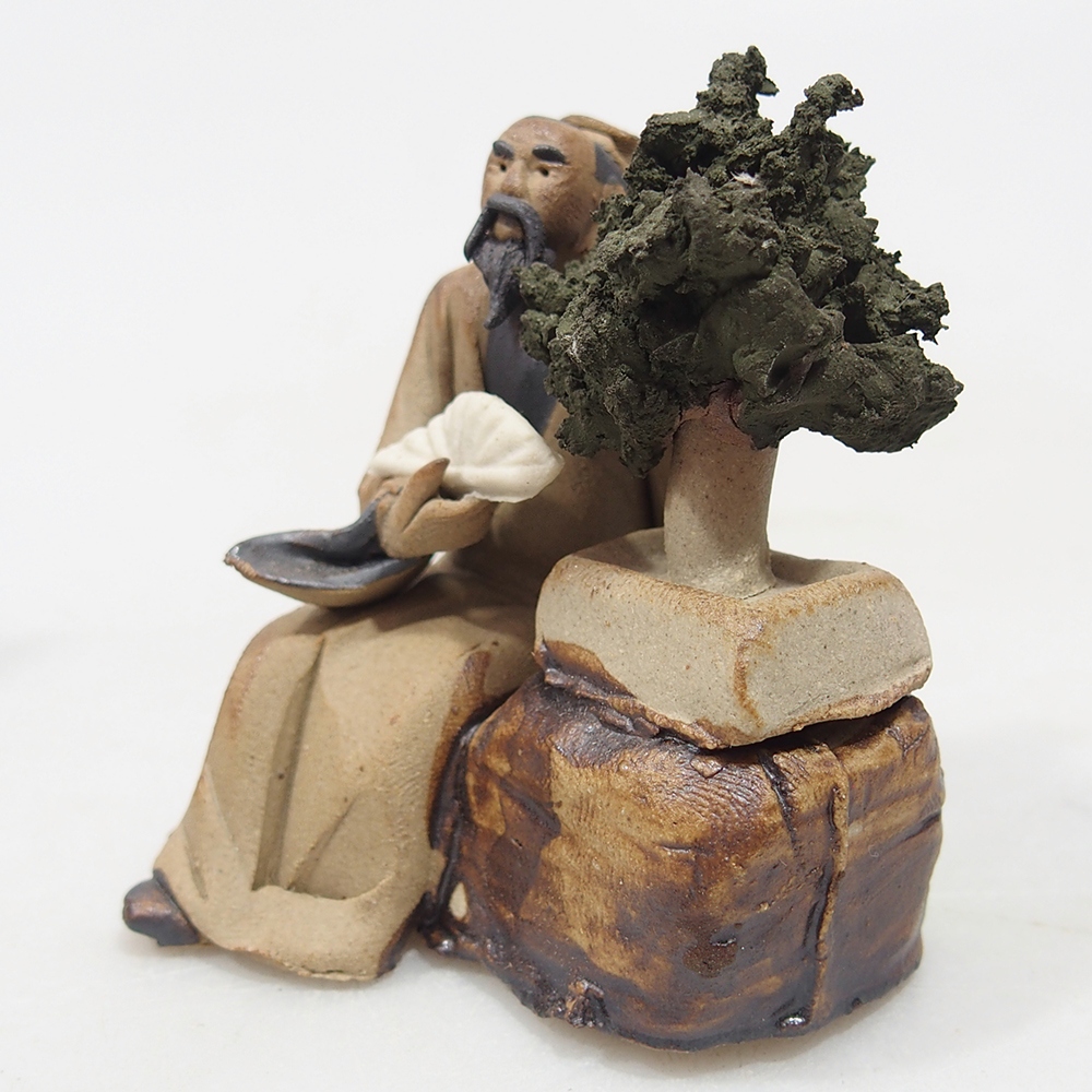 Keramická figurka - Bonsajista