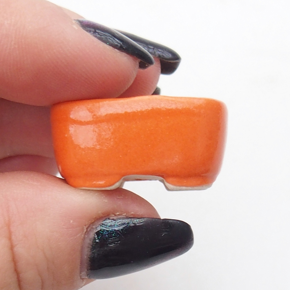 Mini bonsai miska 2,5 x 2,5 x 1 cm, barva oranžová