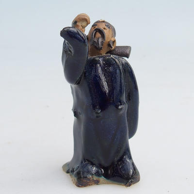 Keramická figurka - mudrc s pohárem - 2