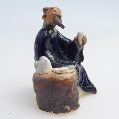 Keramická figurka - mudrc s čajem - 2